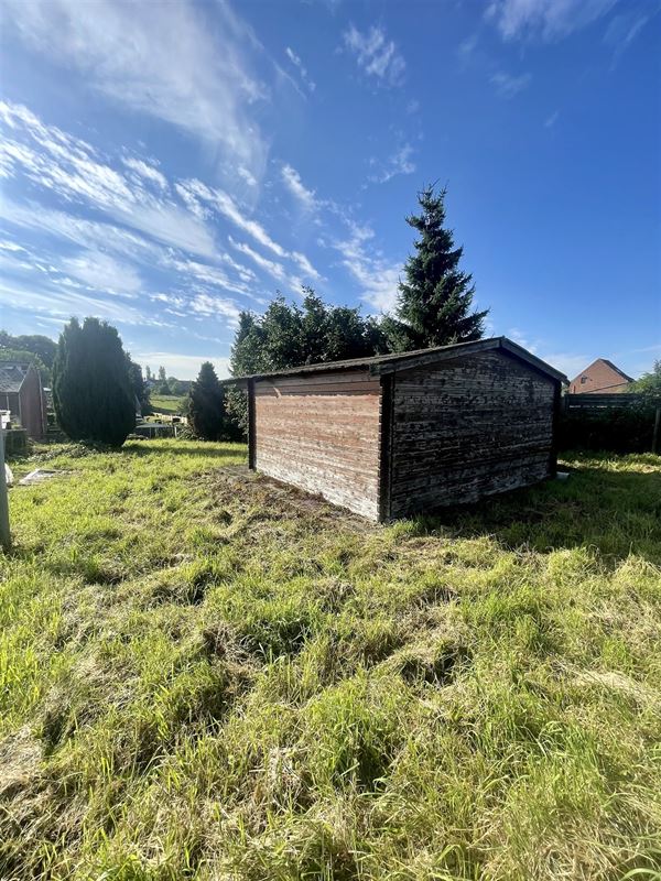 Terrain à bâtir dans un quartier résidentiel