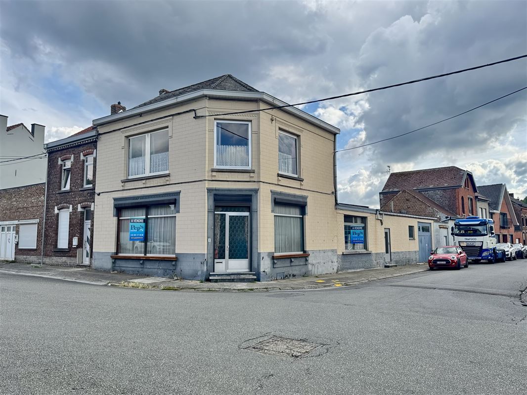 Maison Plain Pied + Appartement + Hangar